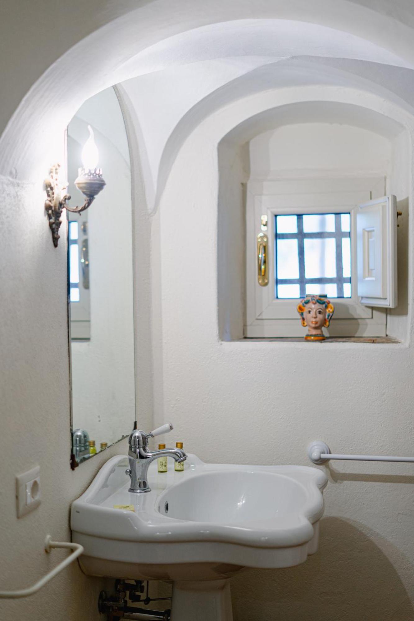 Tenuta Rustica 1519 Roccella Valdemone Chambre photo